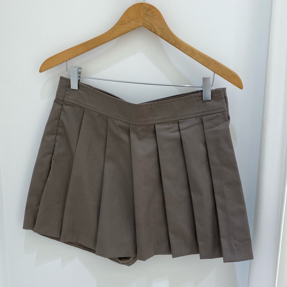 Stylish Brown Pleated Skirt